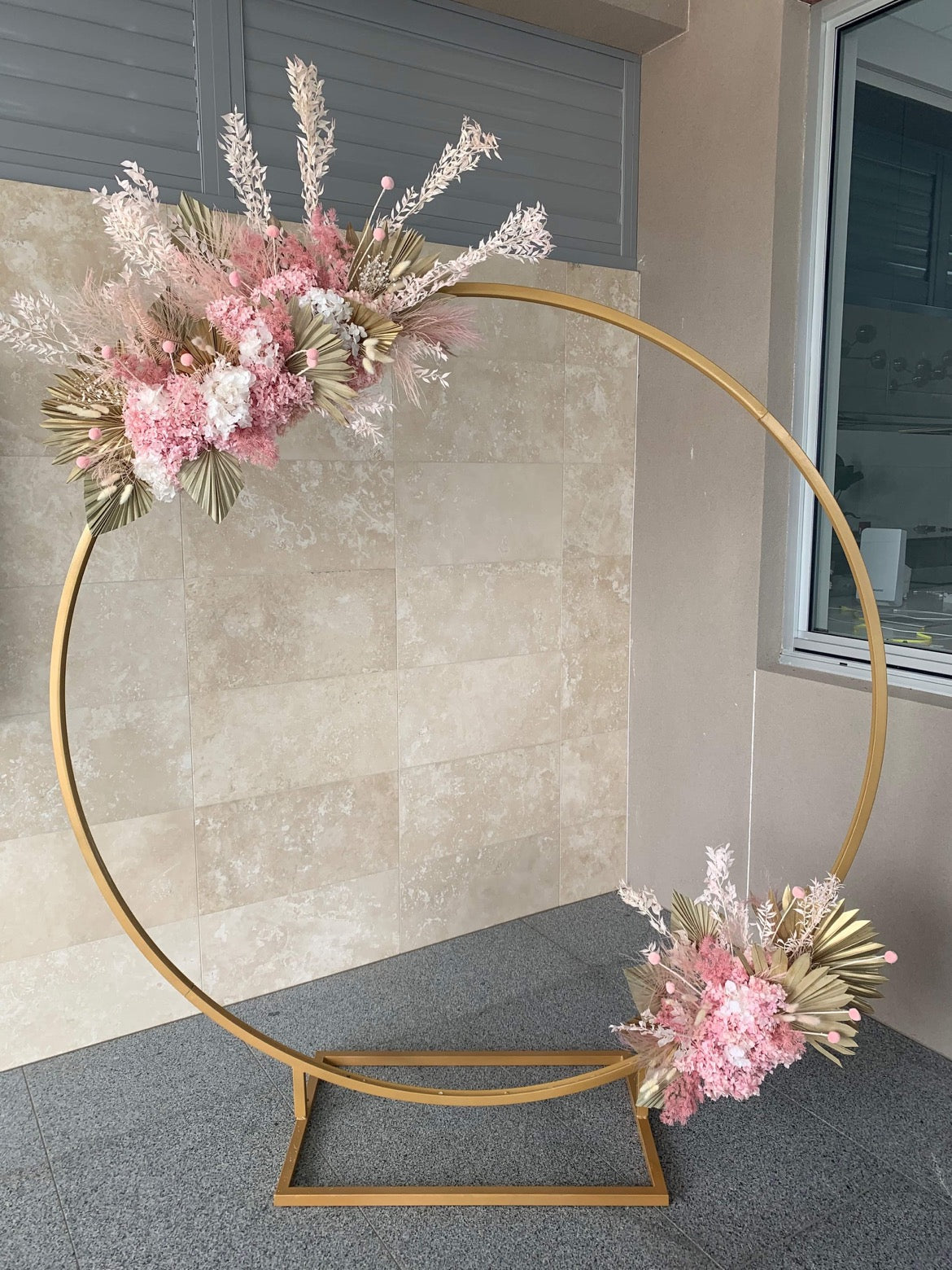 Backdrop - Round Gold